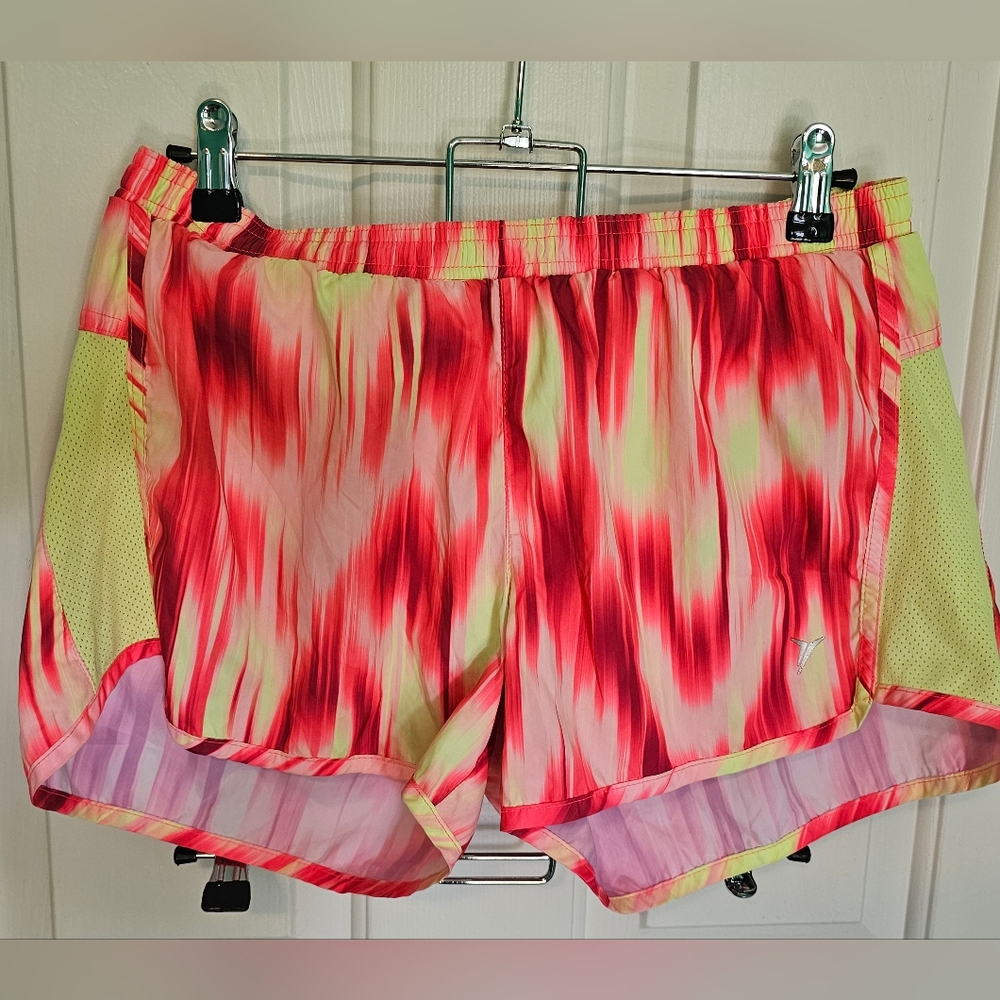 Old Navy Women's Red and Yellow Running Athletic Shorts Women's Sz M
